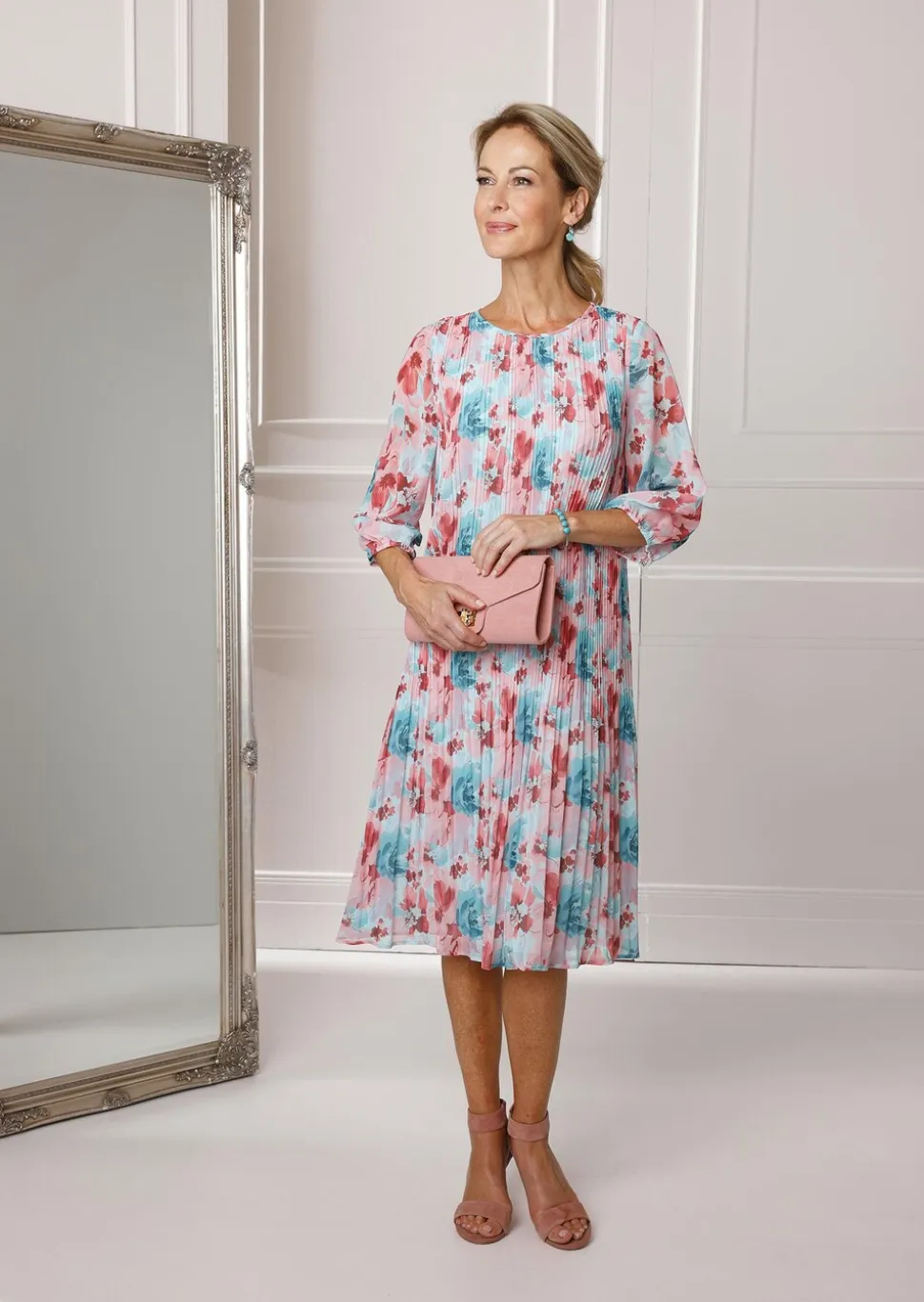 Aufregend plissiertes Kleid