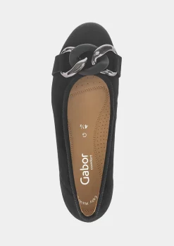 Ballerina aus Leder mit Schmuckkette