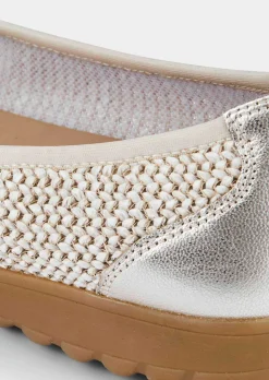 Ballerina in Strickoptik