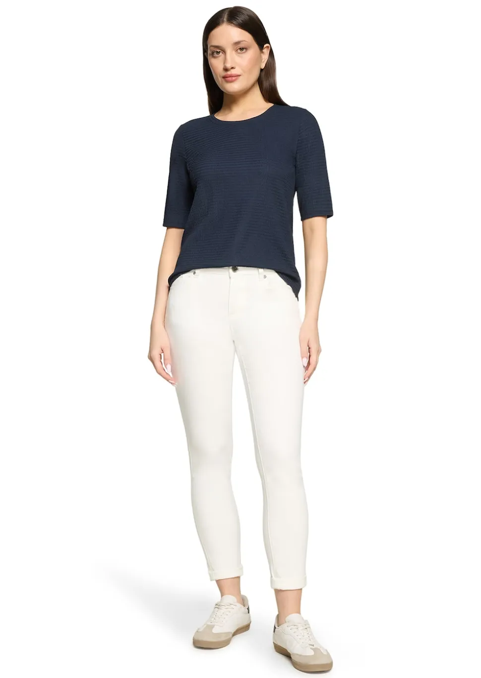 Basic-Shirt in strukturierter Stretch-Qualität