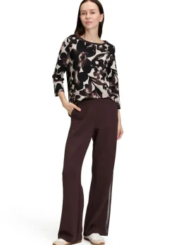 Blumenshirt aus dichter Strukturware