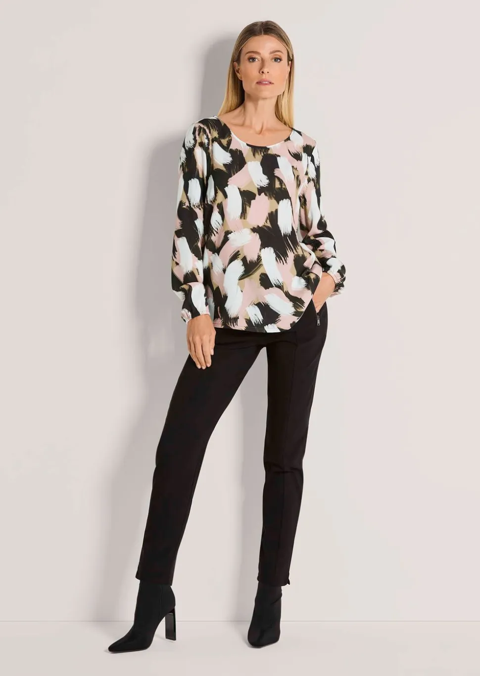 Bluse aus reiner Viskose