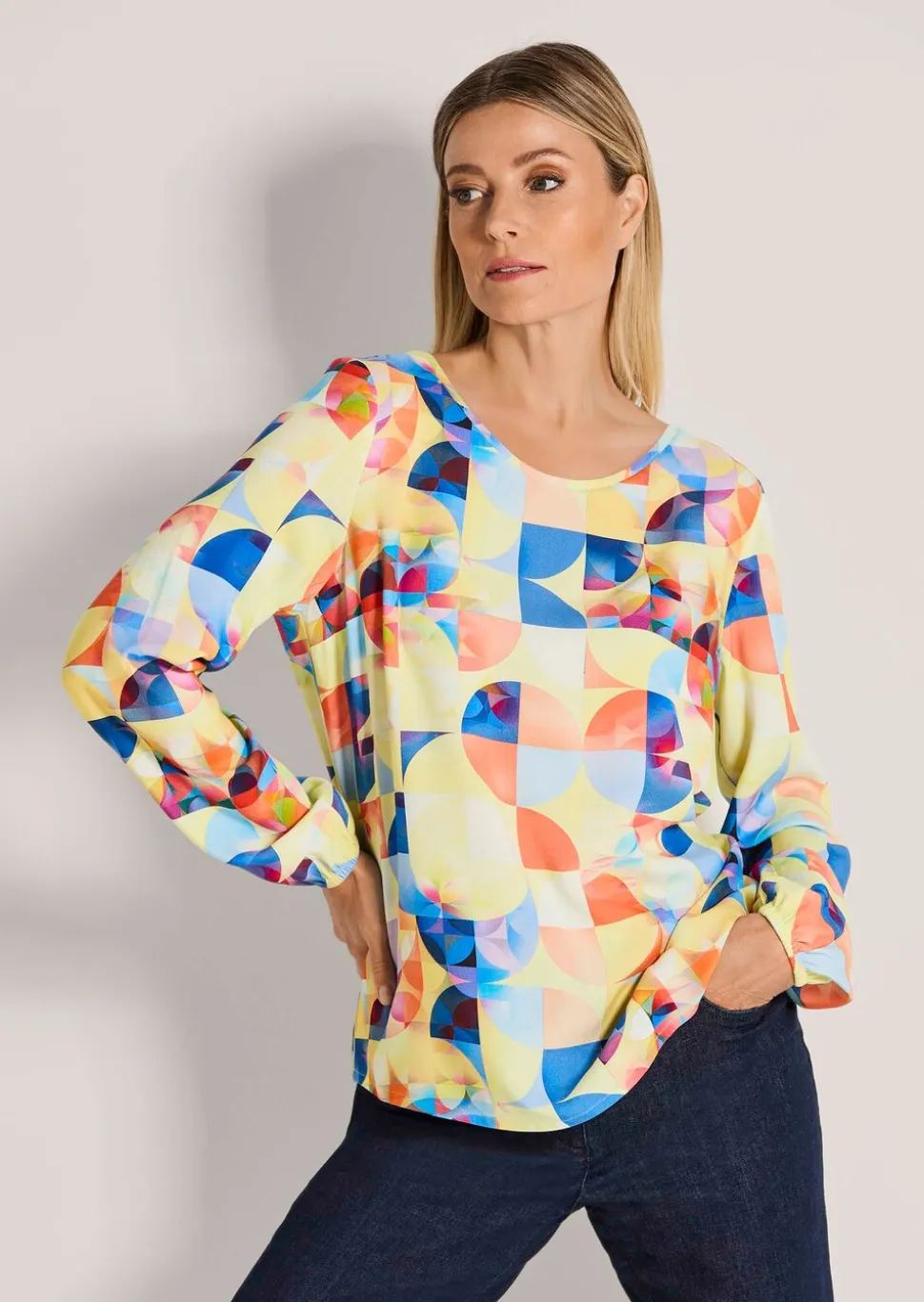 Bluse aus reiner Viskose