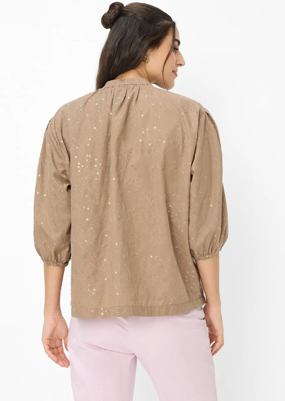 Bluse mit Blütenstickerei und Pailletten