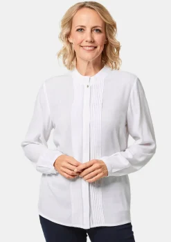 Bluse mit raffinierter Ausschnittlösung