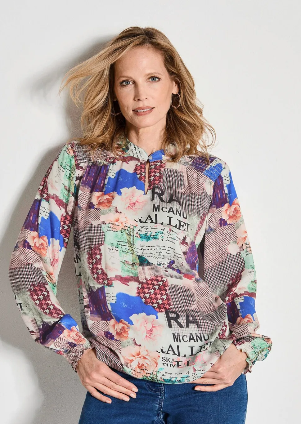 Bluse mit Stehkragen aus Viskose-Satin