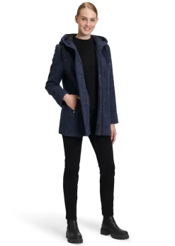 Bouclé-Jacke im sportiven Look