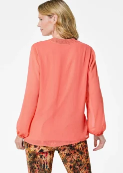 Chiffonbluse mit femininem Ausschnitt