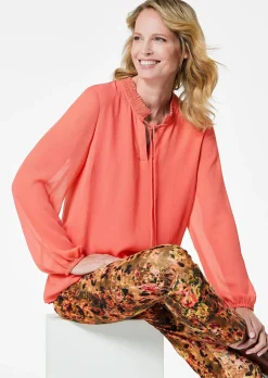 Chiffonbluse mit femininem Ausschnitt