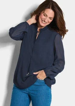 Chiffonbluse mit femininem Ausschnitt