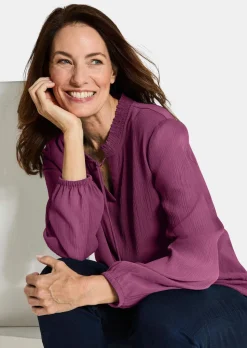 Chiffonbluse mit femininem Ausschnitt