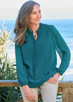 Chiffonbluse mit femininem Ausschnitt
