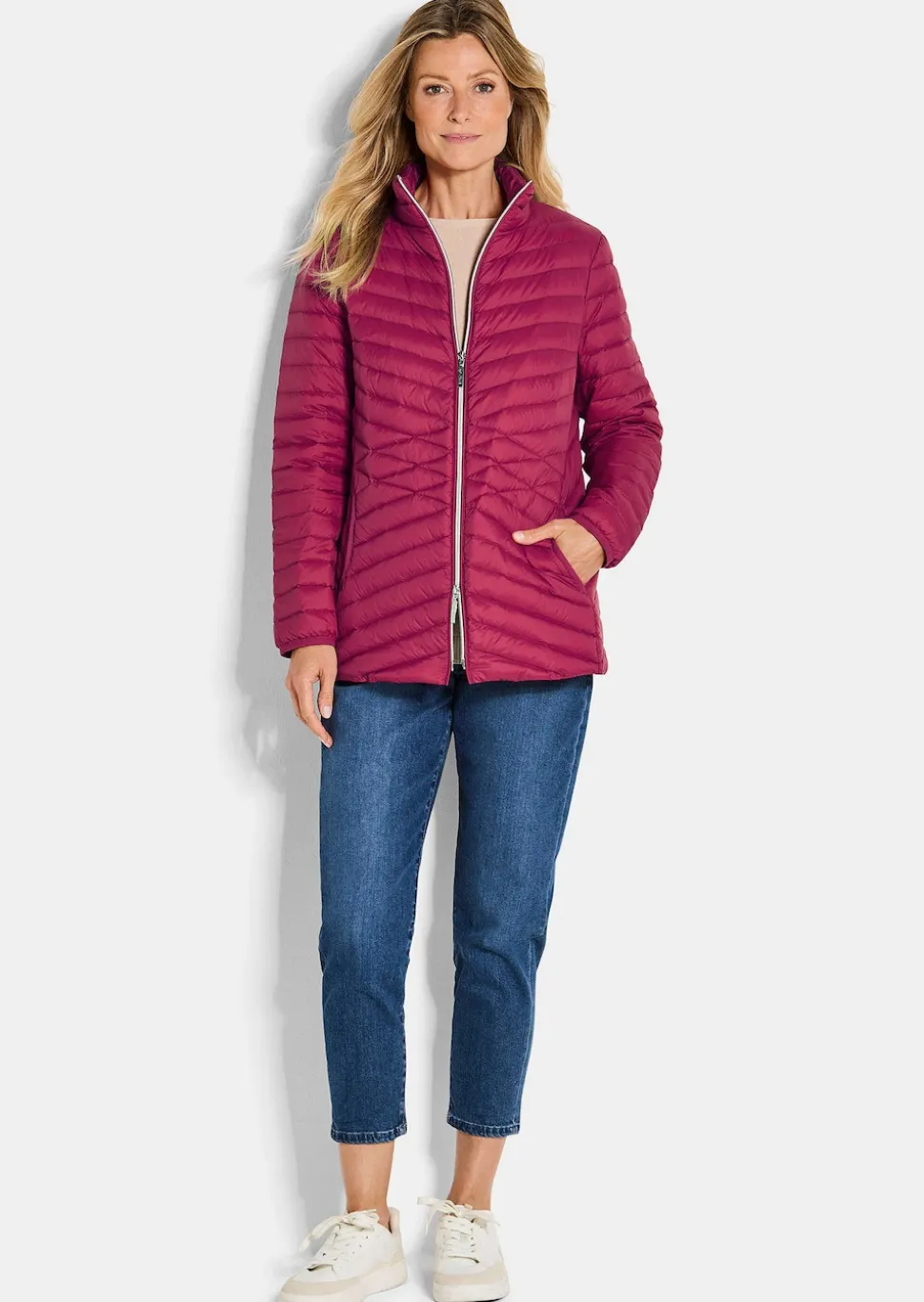 Daunenjacke mit femininer Steppung