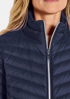 Daunenjacke mit femininer Steppung