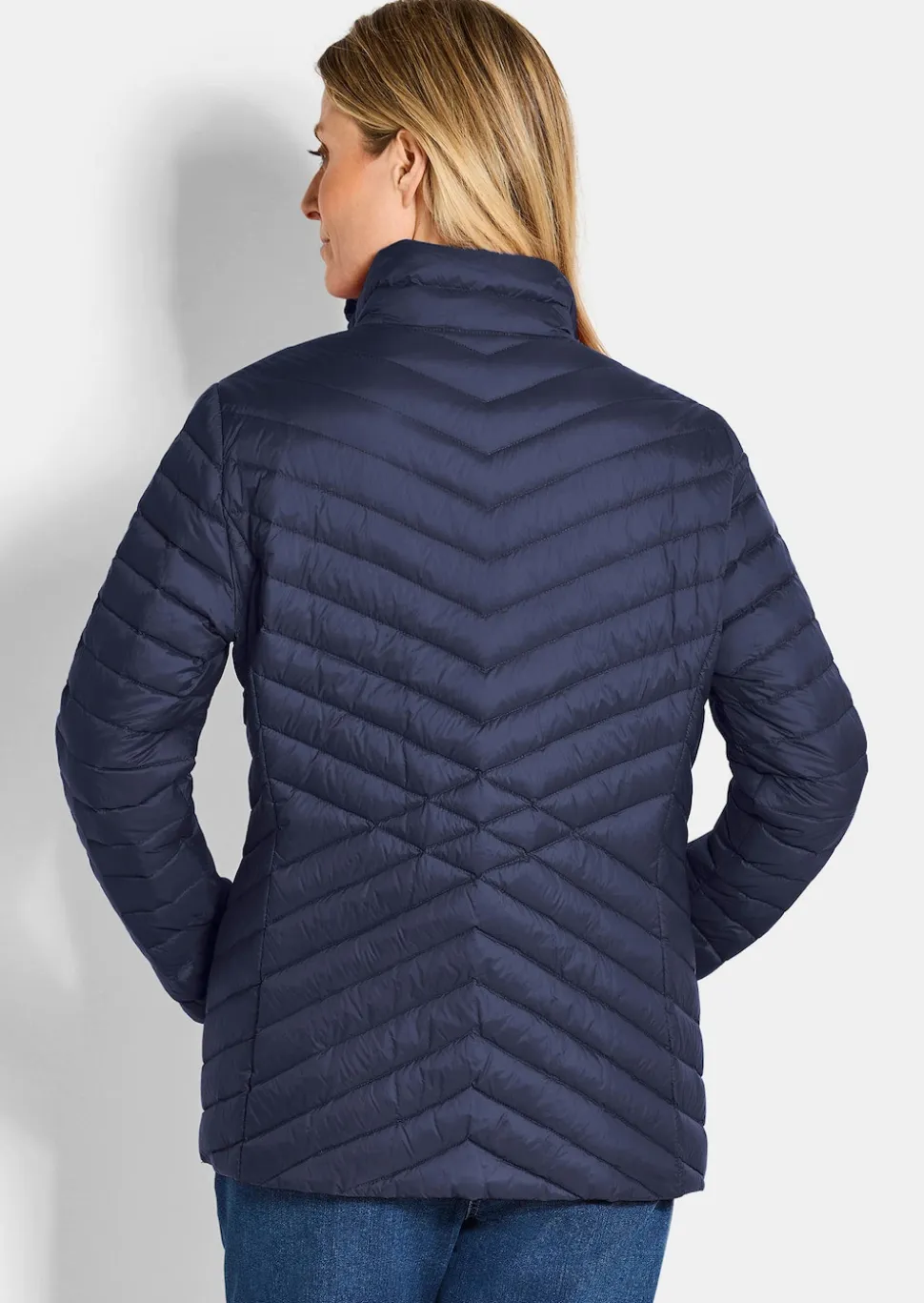 Daunenjacke mit femininer Steppung
