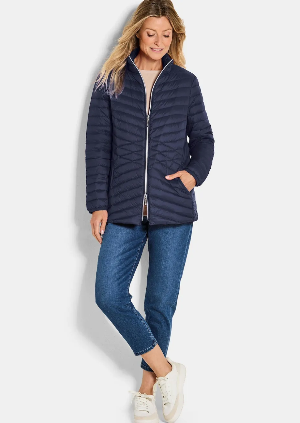 Daunenjacke mit femininer Steppung