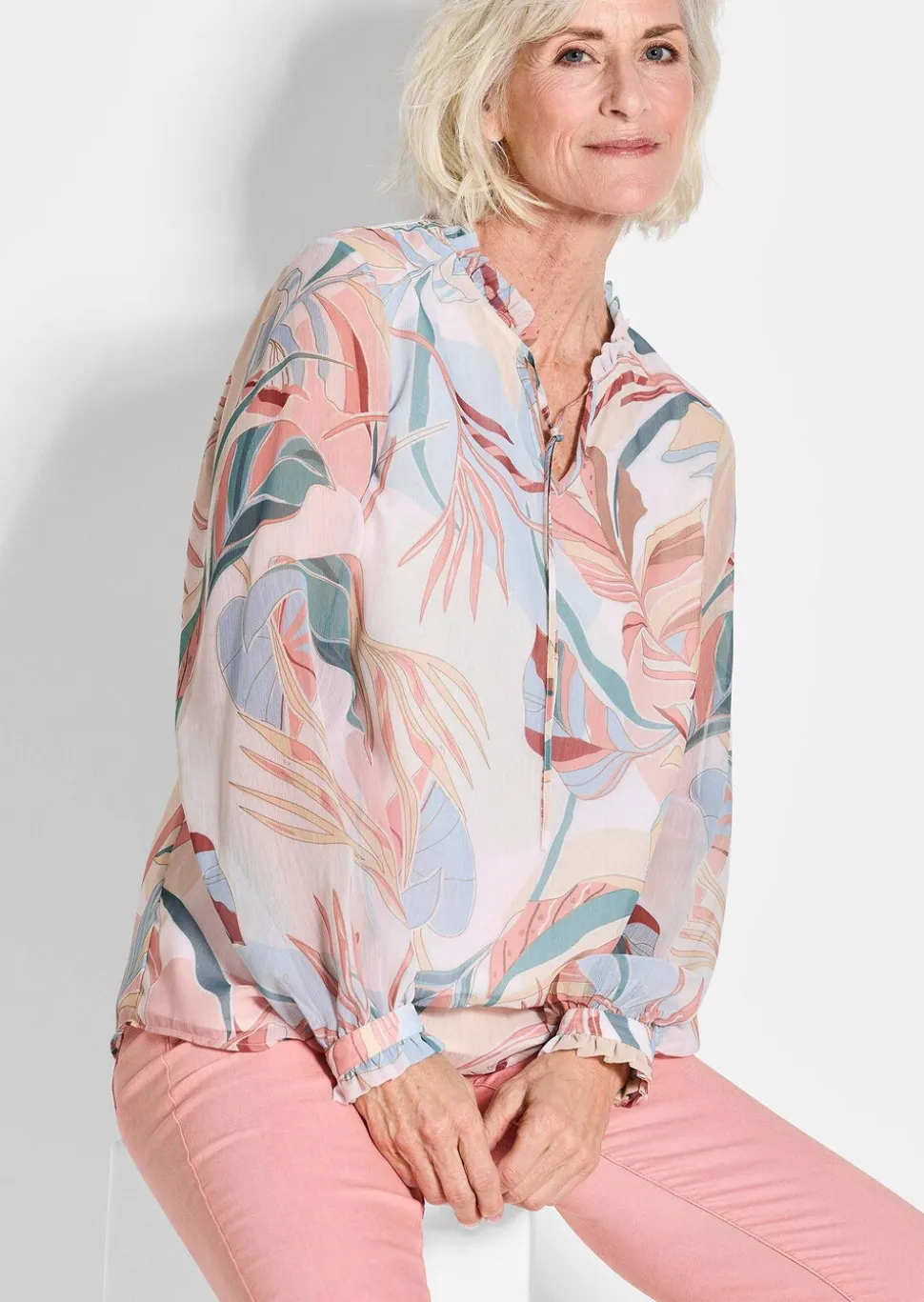 Druckbluse aus luftigem Chiffon