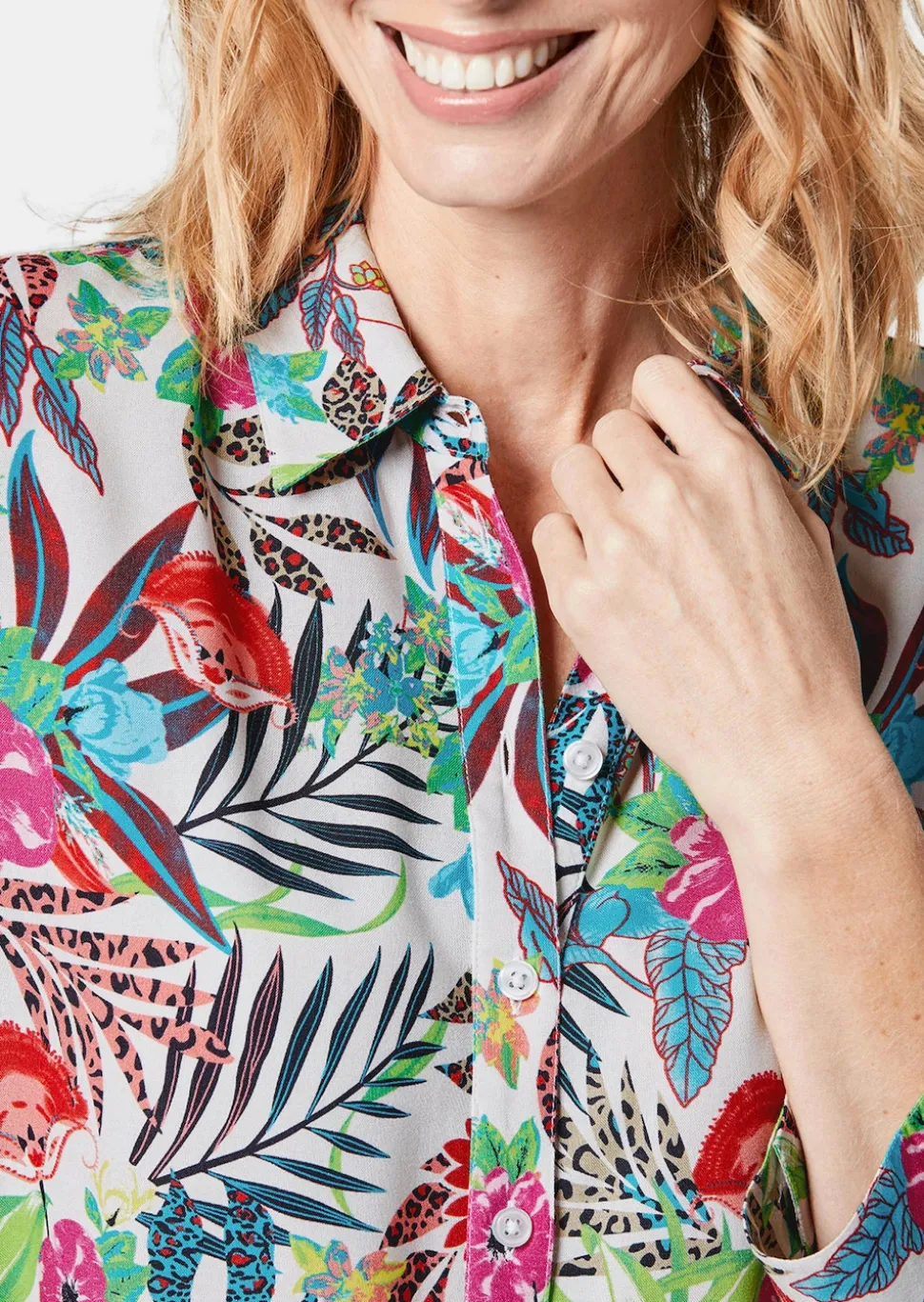 Druckbluse in exotischem Muster