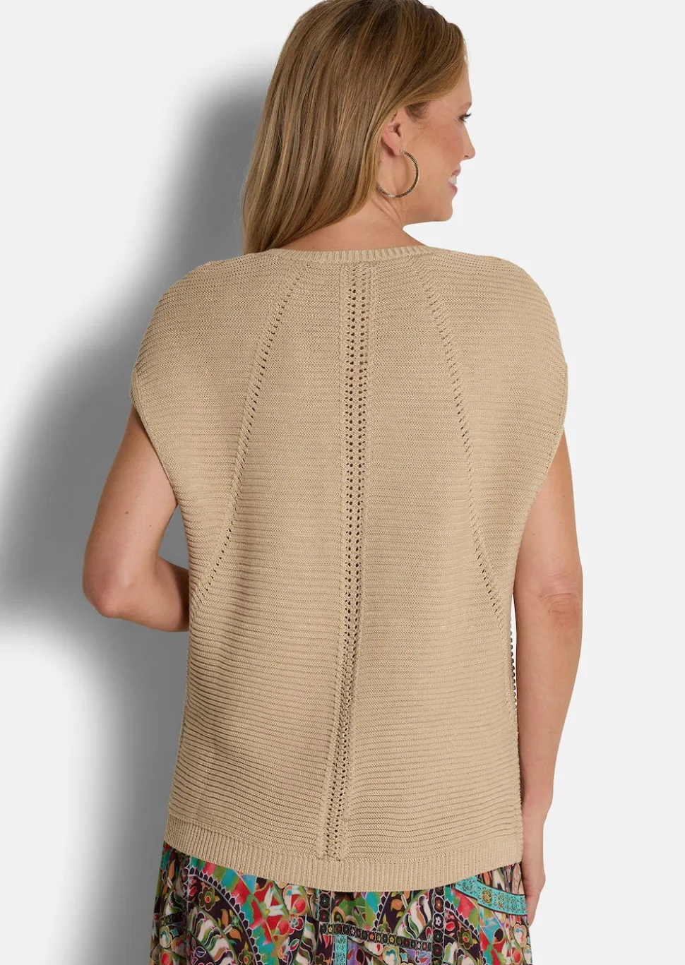 Edles Stricktop mit dezentem Glanz