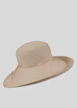 Eleganter Sommerhut mit breiter Krempe