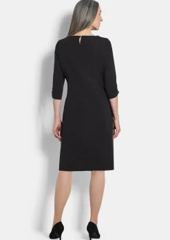 Elegantes Kleid mit gerafften Ärmeln