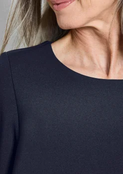 Elegantes Kleid mit gerafften Ärmeln