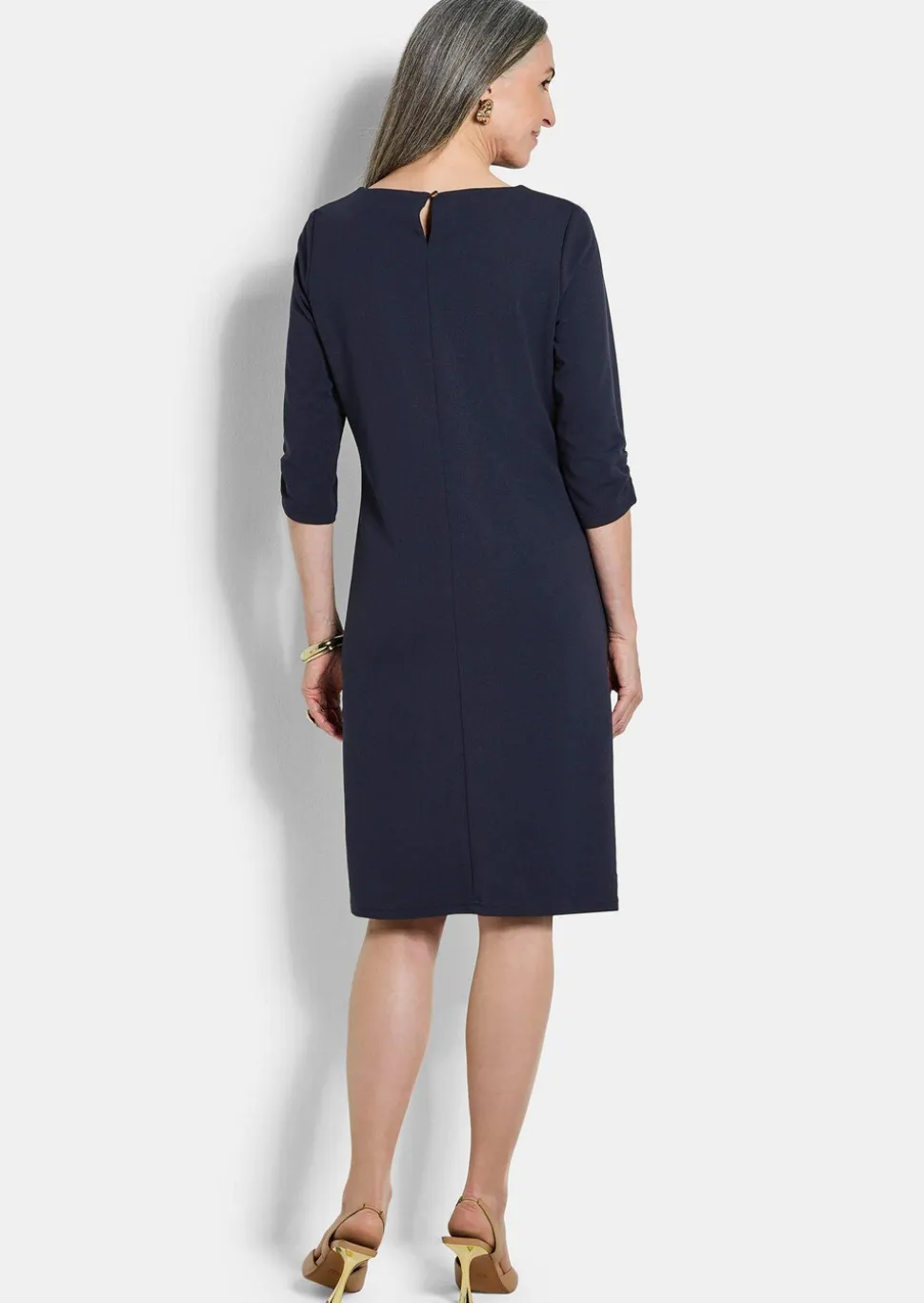 Elegantes Kleid mit gerafften Ärmeln
