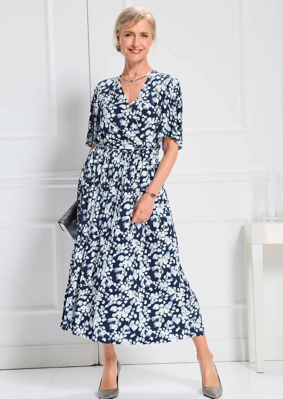 Elegantes Plisseekleid in Wickeloptik