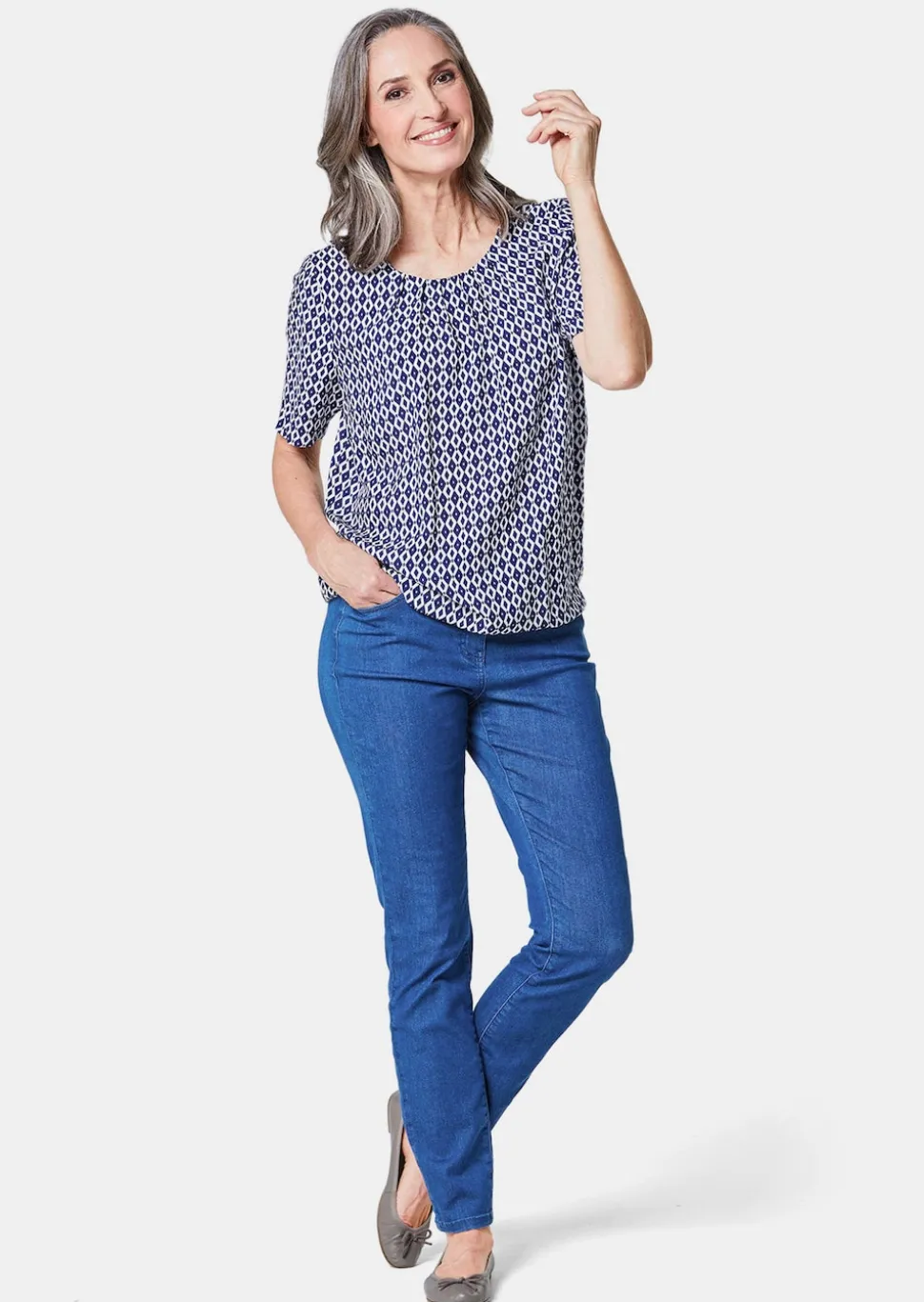 Farbbrillante Druckbluse mit liebevollen Details