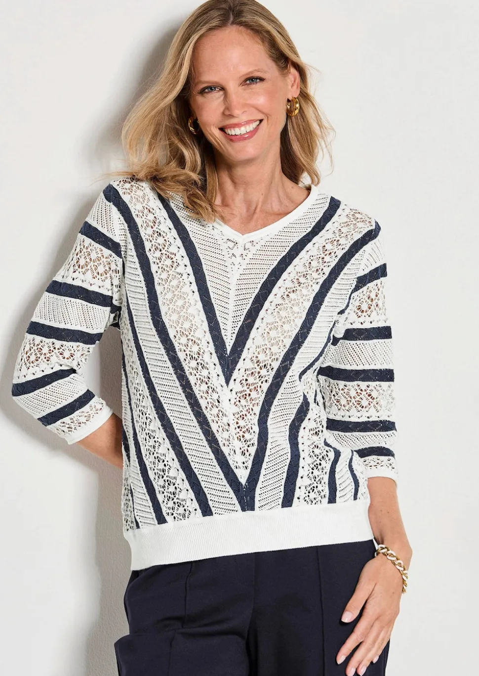 Feinstrickpullover mit maritimen Streifen
