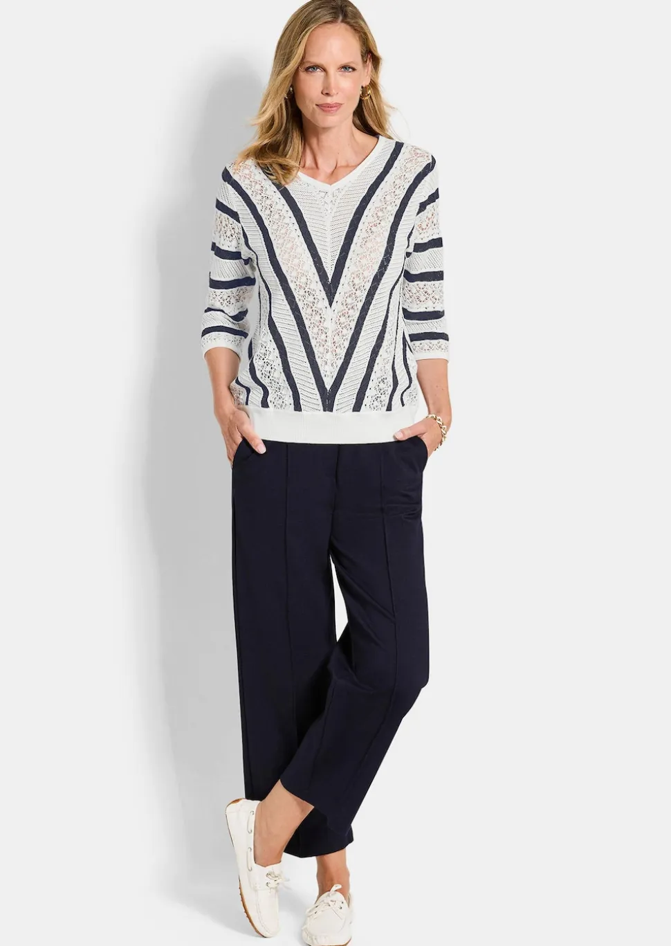 Feinstrickpullover mit maritimen Streifen