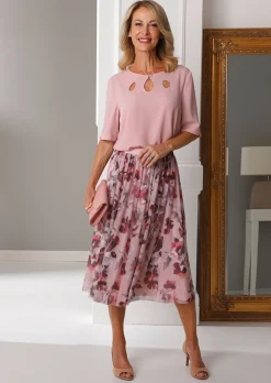 Feminine Bluse mit aufregender Ausschnittlösung