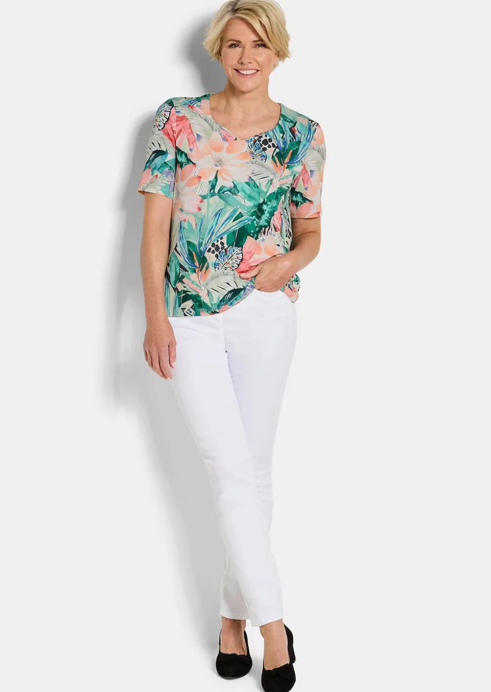 Feminines Shirt mit Herzausschnitt