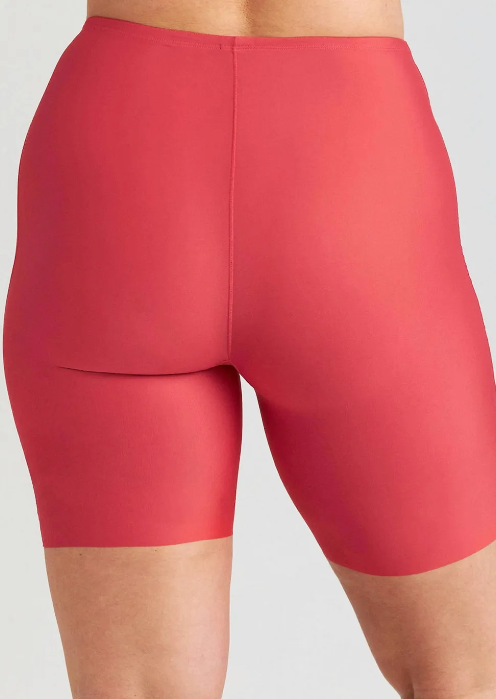 Figurformender Slip mit langen Beinen
