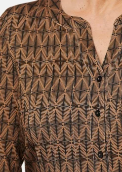 Figurschmeichelndes Drucktunika-Shirt