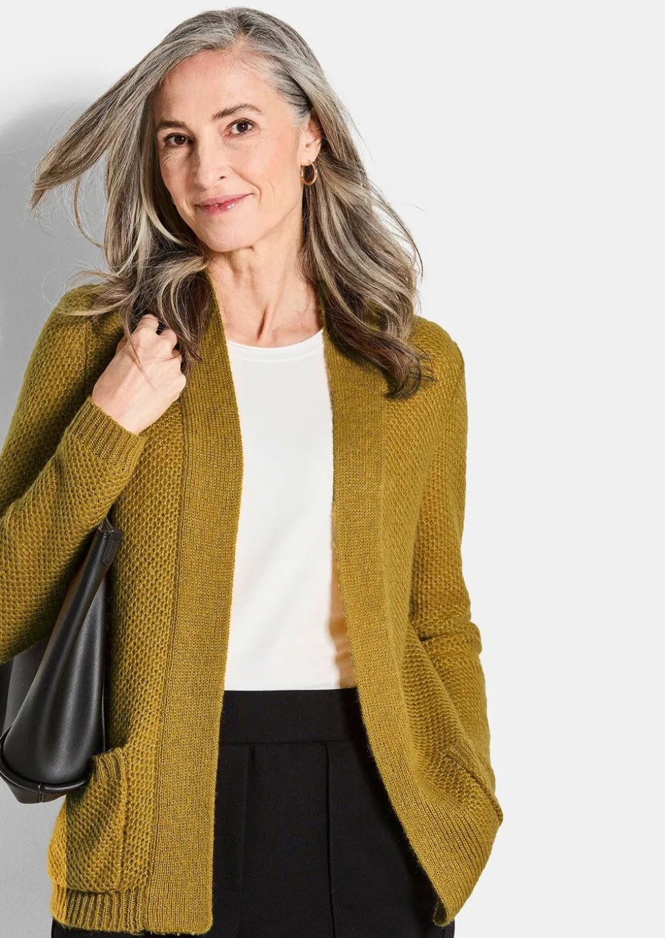 Flauschige Strickjacke in Cardigan-Form