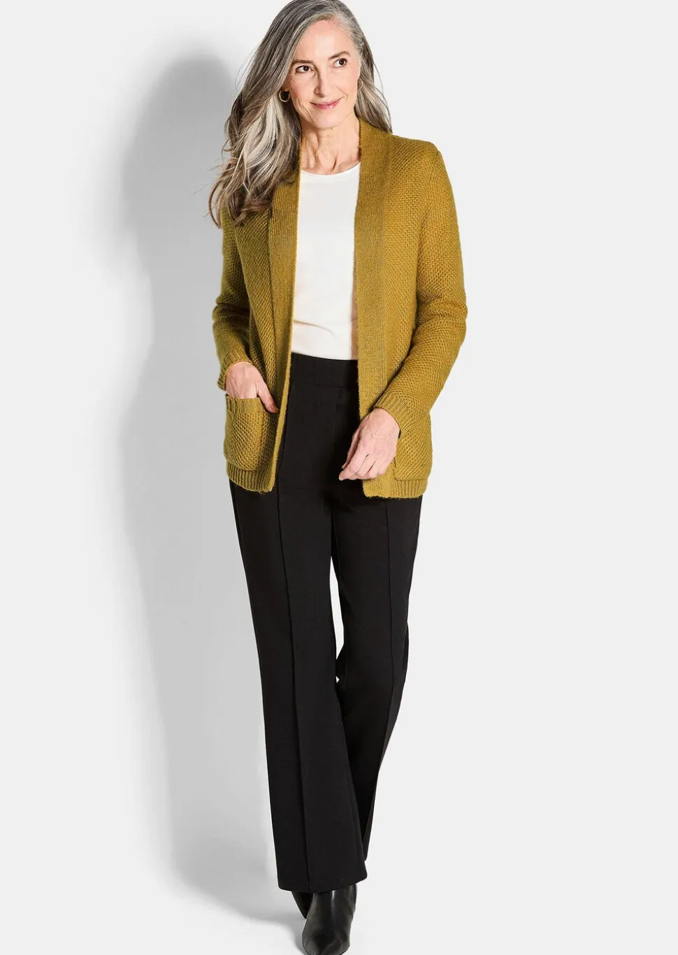 Flauschige Strickjacke in Cardigan-Form