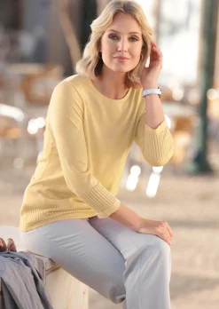 Gepflegter Ajour-Pullover mit femininen Durchbrüchen