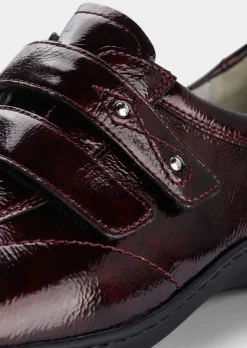 Halbschuhe mit verstellbarem Klettverschluss