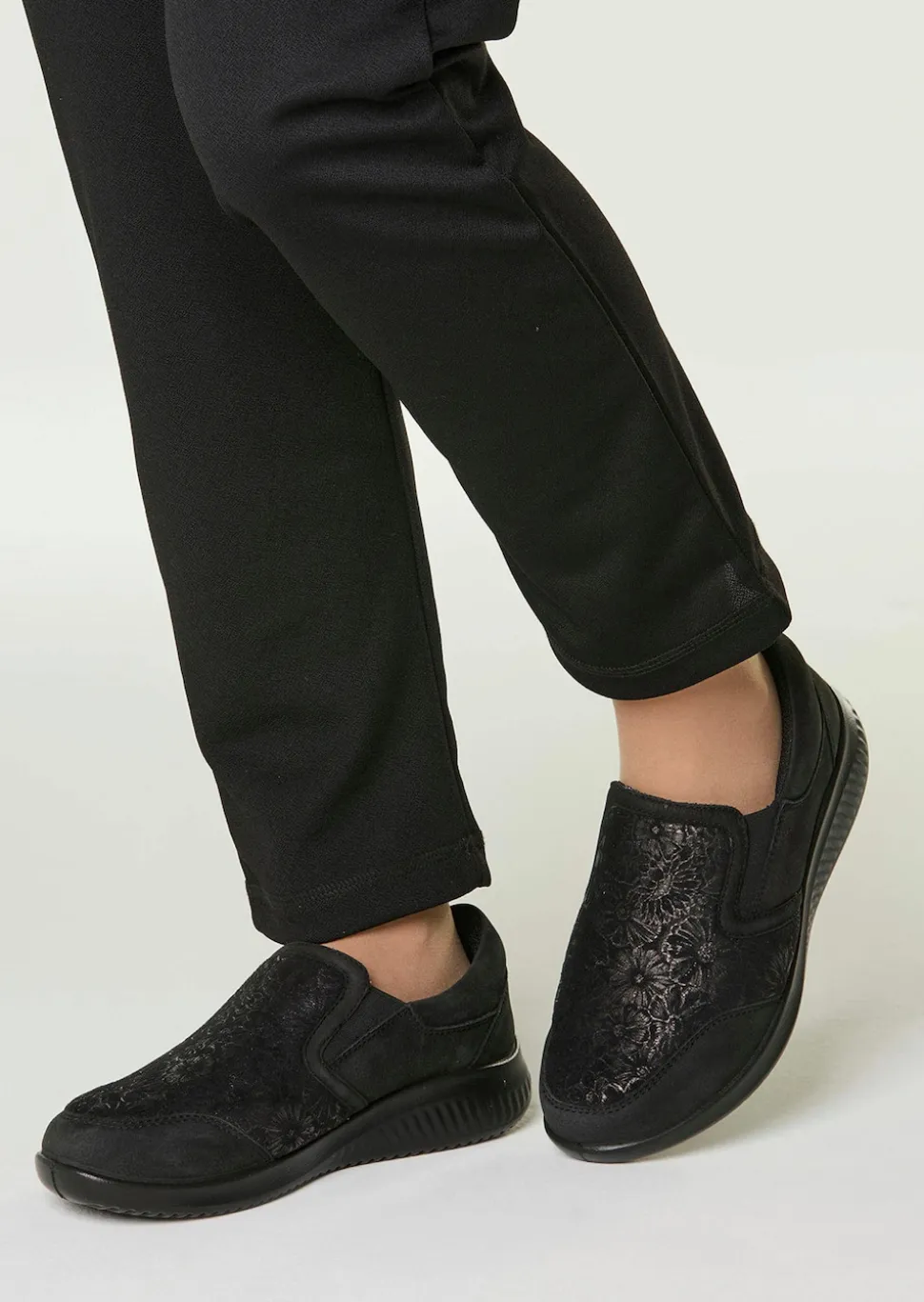 Hallux-Slipper mit schimmerndem Blumenmuster