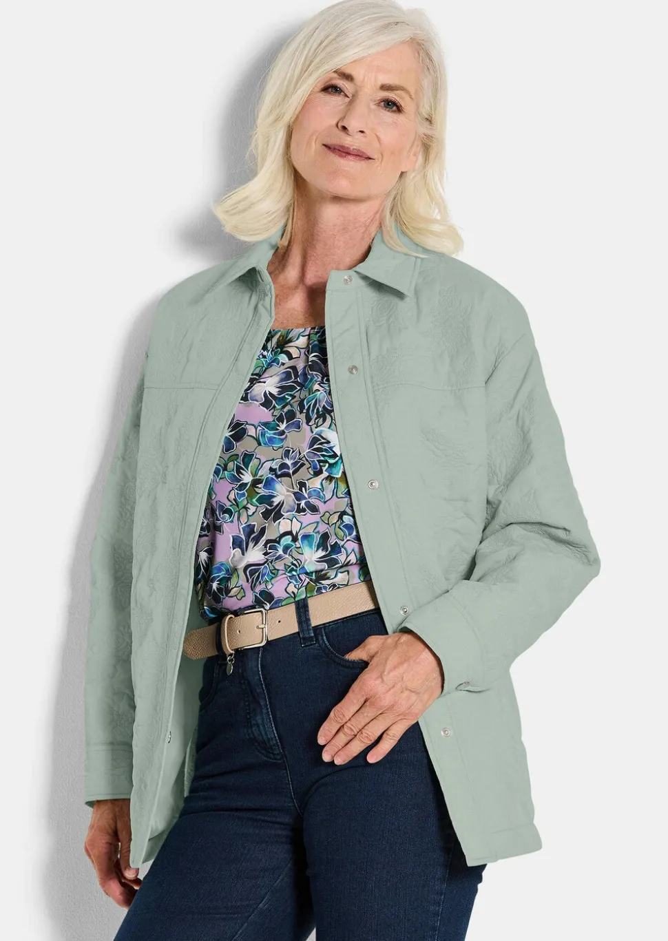 Hemdjacke mit geprägtem Blumenmuster