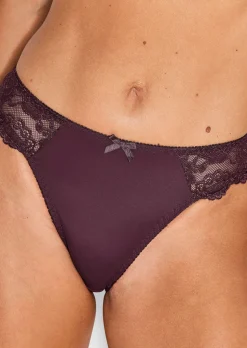 Hüftslip aus femininer Spitze