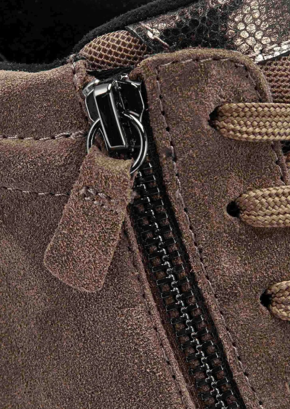 Hohe Sneaker mit Reißverschluss