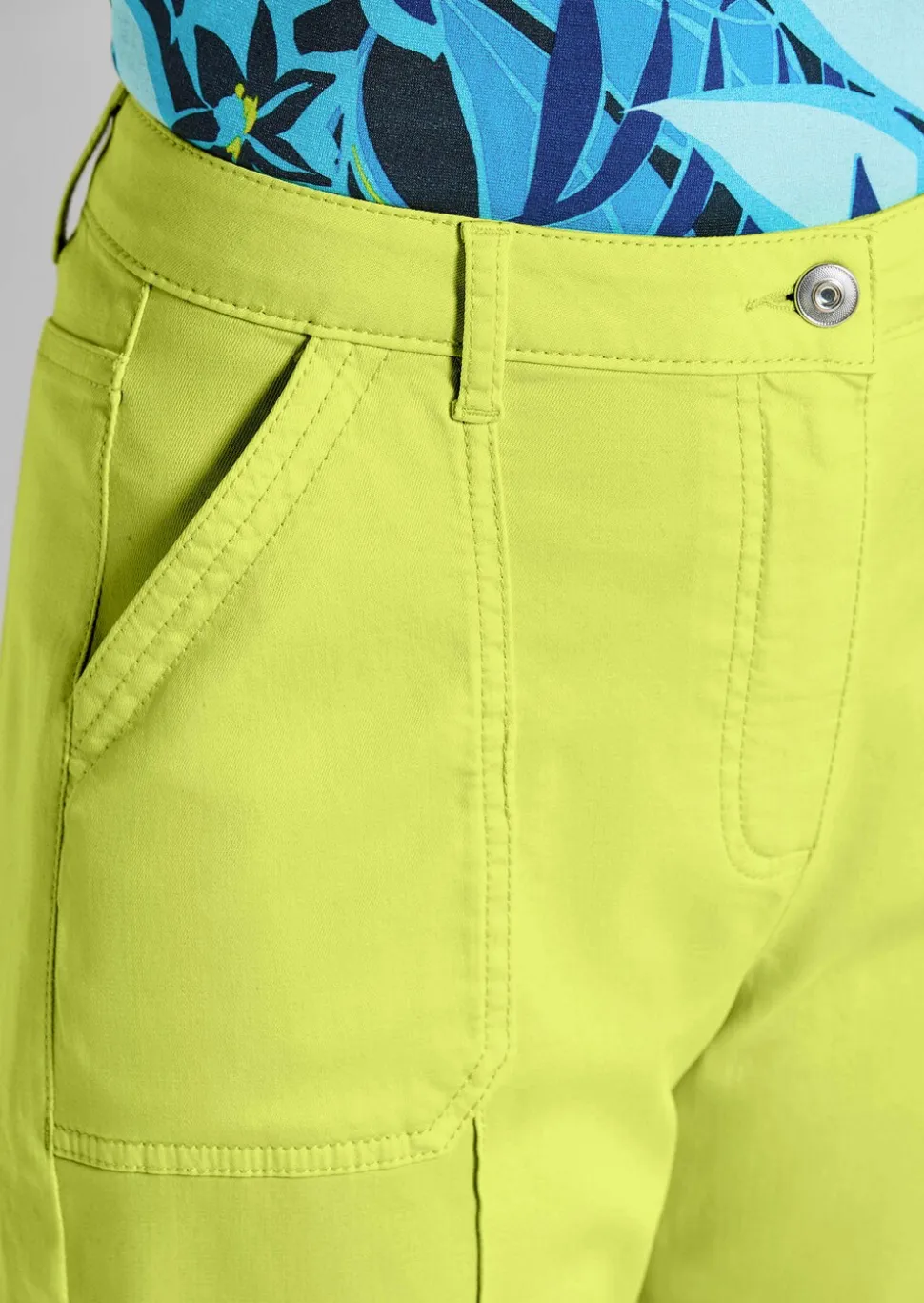 Hose SARA mit Cargo-Taschen
