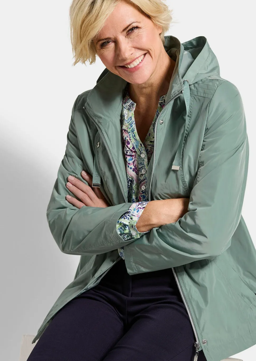 Jacke mit abnehmbarer Kapuze