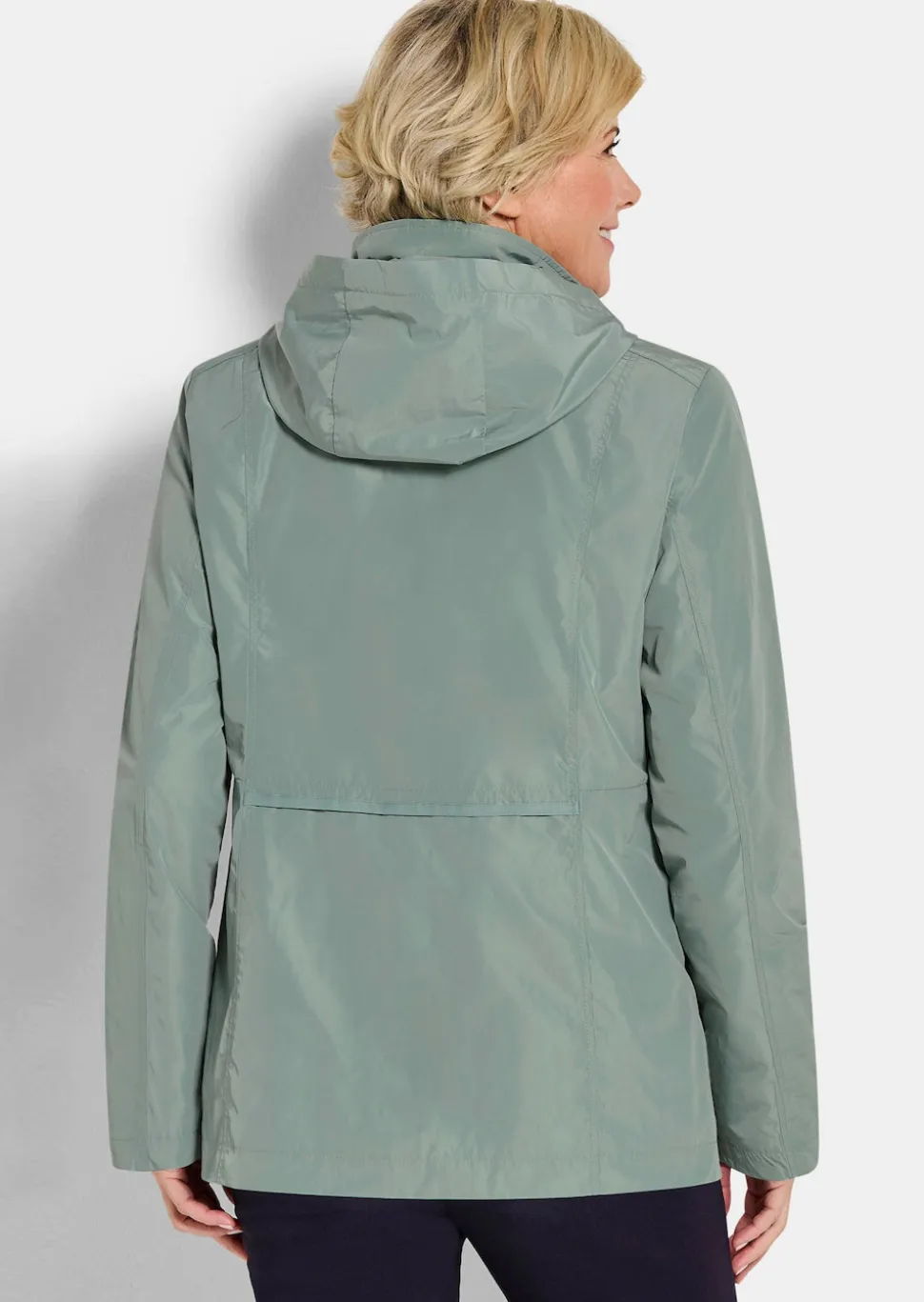 Jacke mit abnehmbarer Kapuze