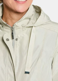 Jacke mit abnehmbarer Kapuze