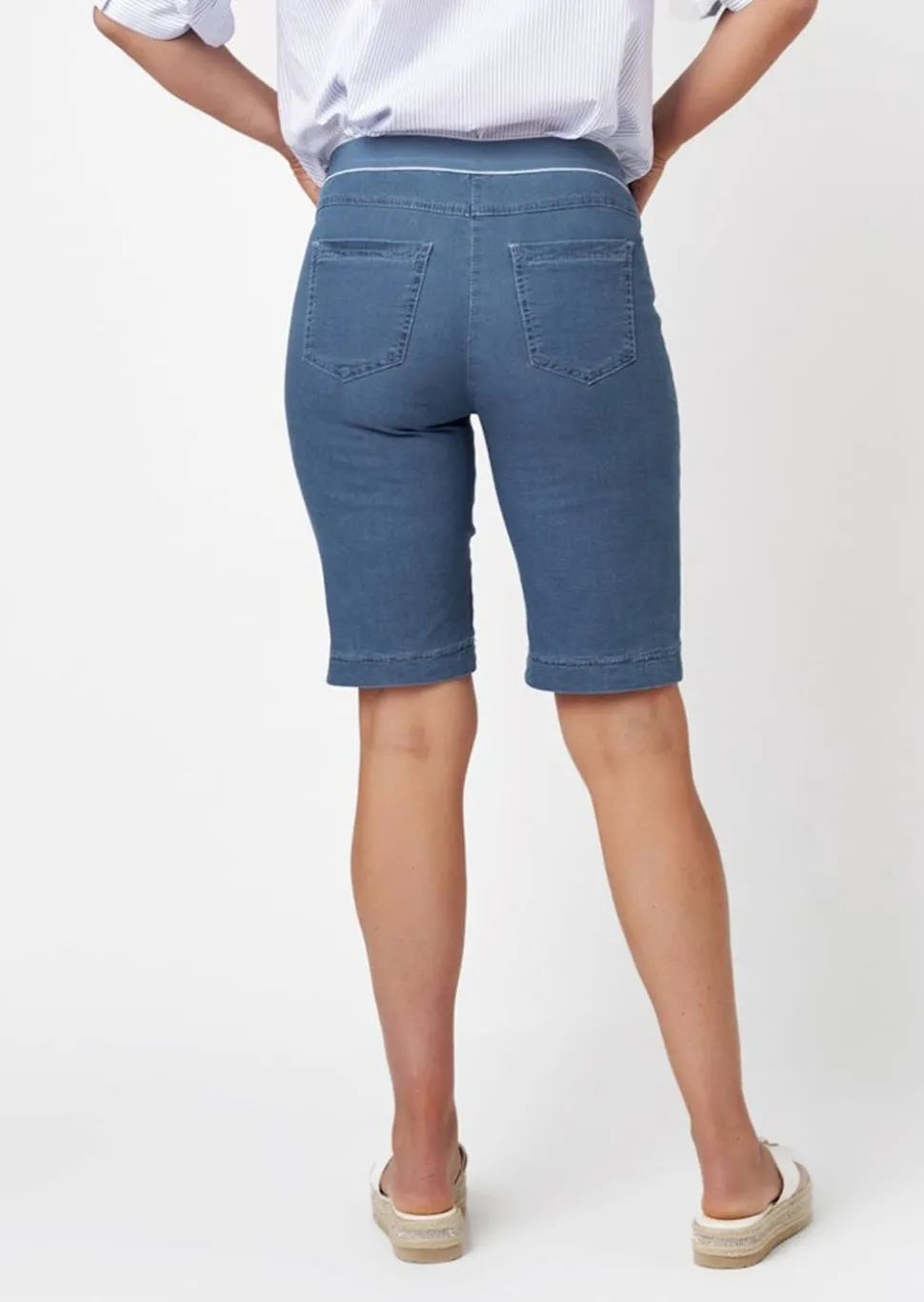 Jeans-Bermuda aus leichtem Denim