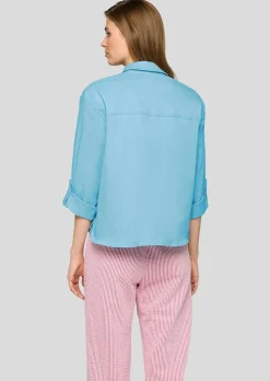 Jeansbluse mit glitzernden Pattentaschen