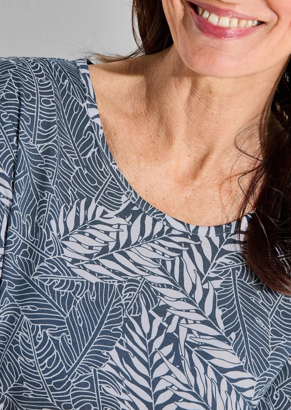 Jersey-Shirt im Blätter Print